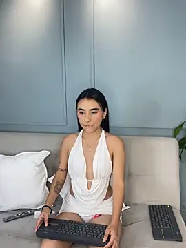 Zafira Montiel online show from November 27, 2025, 8:09 pm