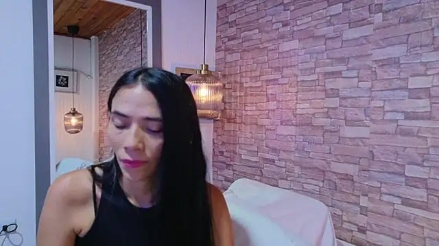 Martina thompson69 online show from March 20, 2026, 3:35 pm