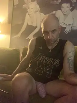 Hothotboyg online show from September 9, 2025, 10:57 am