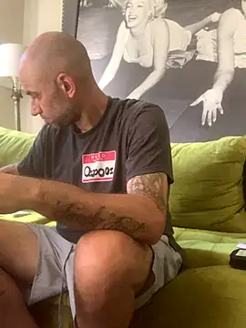 Hothotboyg online show from September 8, 2025, 10:53 pm