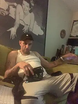 Hothotboyg online show from October 23, 2025, 12:37 pm