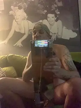 Hothotboyg online show from February 15, 2026, 7:51 am