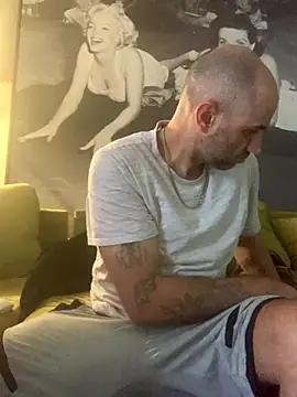 Hothotboyg online show from October 9, 2025, 11:27 pm