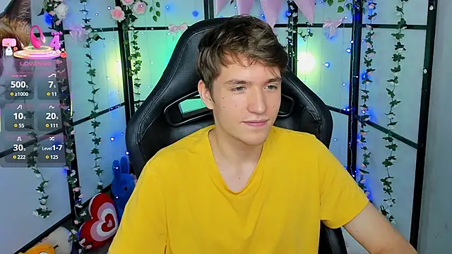 Snapshot of Ethan_Rivers chatting on September 12, 2025, 6:02 am Ethan Rivers online show from September 12, 2025, 6:02 am