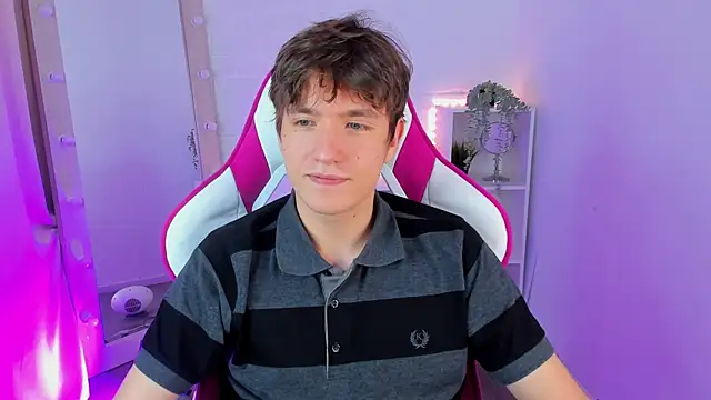 Snapshot of Ethan_Rivers chatting on October 2, 2025, 9:07 pm Ethan Rivers online show from October 2, 2025, 9:07 pm