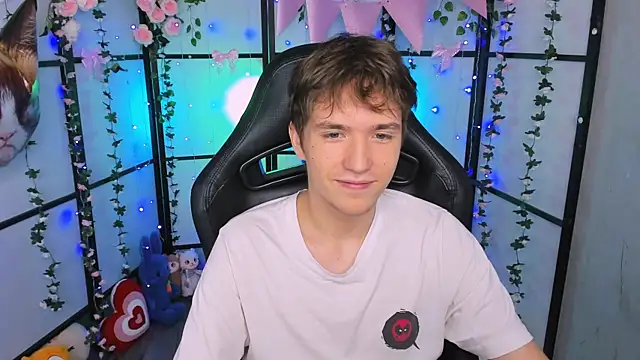 Snapshot of Ethan_Rivers chatting on September 13, 2025, 5:51 am Ethan Rivers online show from September 13, 2025, 5:51 am