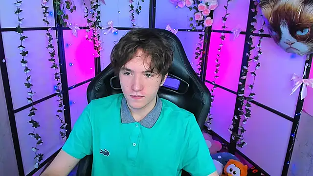 Snapshot of Ethan_Rivers chatting on November 15, 2025, 1:04 pm Ethan Rivers online show from November 15, 2025, 1:04 pm