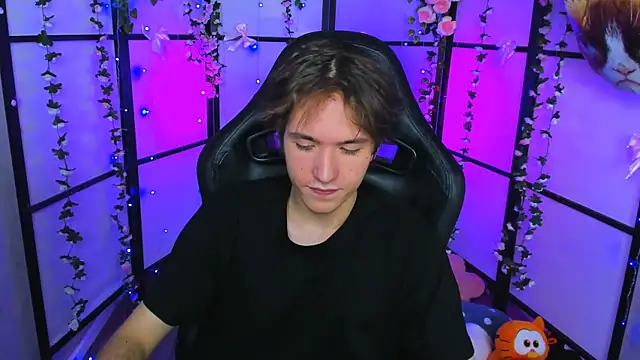 Snapshot of Ethan_Rivers chatting on November 13, 2025, 12:53 pm Ethan Rivers online show from November 13, 2025, 12:53 pm