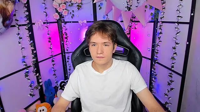 Snapshot of Ethan_Rivers chatting on October 11, 2025, 8:54 pm Ethan Rivers online show from October 11, 2025, 8:54 pm