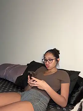 cupcakemia online show from September 10, 2025, 5:12 pm