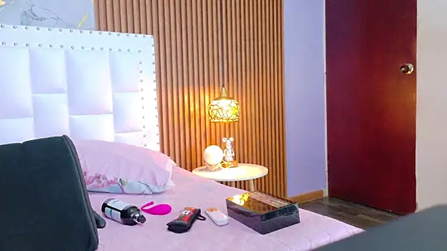 mamaneedsfun online show from November 8, 2025, 12:52 pm