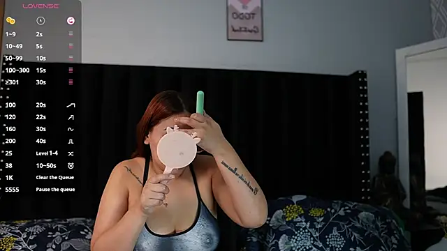mamaneedsfun online show from June 12, 2026, 2:42 am