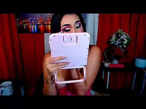 Tiarrafoxs online show from September 16, 2025, 9:21 am