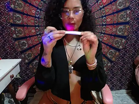 Delliriummm online show from March 17, 2026, 4:59 am