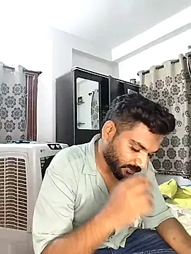 Snapshot of avi007p chatting on June 12, 2026, 6:27 pm avi007p online show from June 12, 2026, 6:27 pm