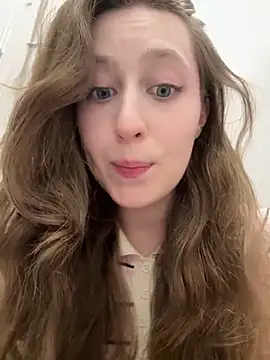 FroggyAnna online show from June 17, 2026, 5:01 pm