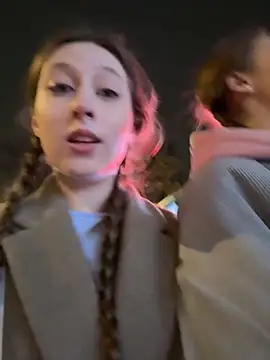 FroggyAnna online show from October 6, 2025, 4:08 pm