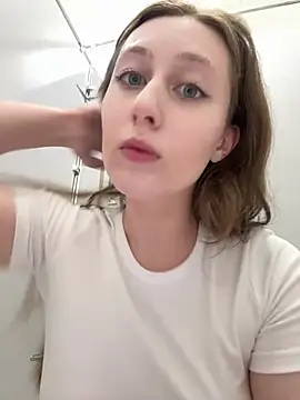 FroggyAnna online show from July 4, 2026, 6:34 pm