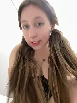 FroggyAnna online show from July 28, 2026, 8:52 pm