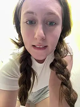 FroggyAnna online show from June 30, 2026, 4:07 pm