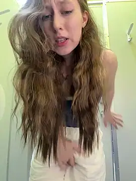 FroggyAnna online show from June 11, 2026, 4:59 pm