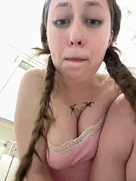 FroggyAnna online show from June 11, 2026, 12:32 am