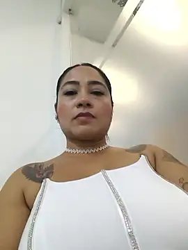 Snapshot of julieta_evanns1 chatting on January 9, 2026, 8:16 pm julieta evanns1 online show from January 9, 2026, 8:16 pm