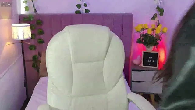 VioletBlacke  online show from December 5, 2025, 2:04 pm