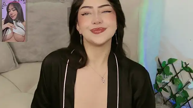 Snapshot of VioletBlacke_ chatting on May 25, 2026, 2:16 pm VioletBlacke online show from May 25, 2026, 2:16 pm