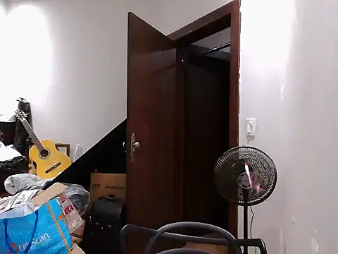 Mitt1993b online show from December 18, 2025, 11:30 pm