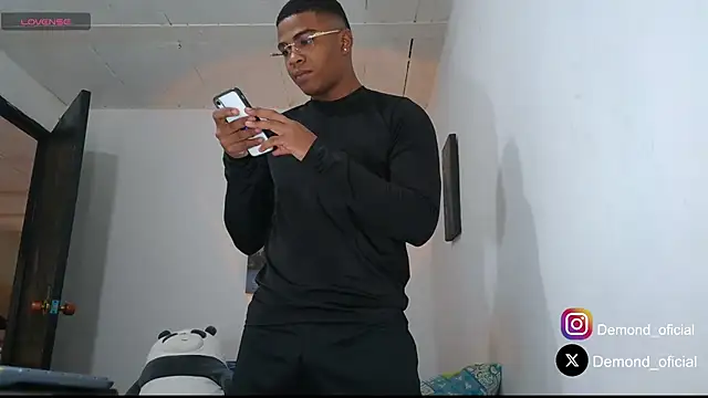 Snapshot of DEMOND_333 chatting on April 20, 2026, 1:56 pm DEMOND 333 online show from April 20, 2026, 1:56 pm