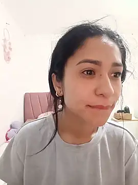 Liahdiaz  online show from June 20, 2026, 1:38 pm