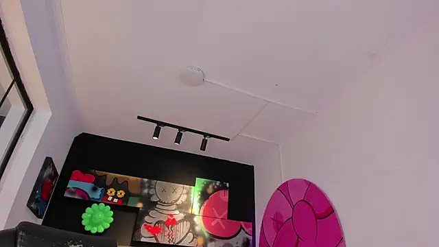 Snapshot of miIa_bratz chatting on February 24, 2026, 7:37 pm miIa bratz online show from February 24, 2026, 7:37 pm