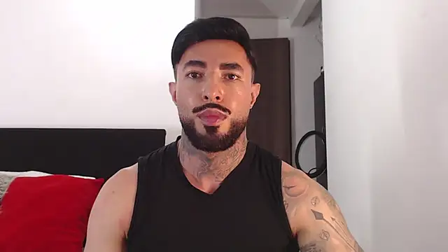 andrea de lucaa online show from June 17, 2026, 4:01 am