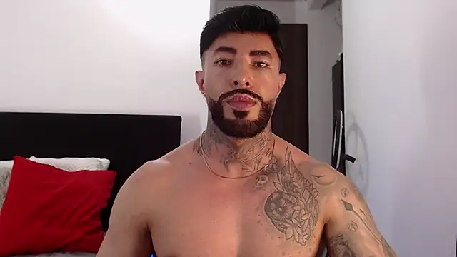 andrea de lucaa online show from June 5, 2026, 3:33 am