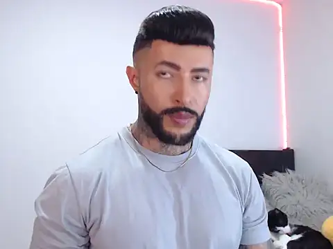 andrea de lucaa online show from September 16, 2025, 1:39 am