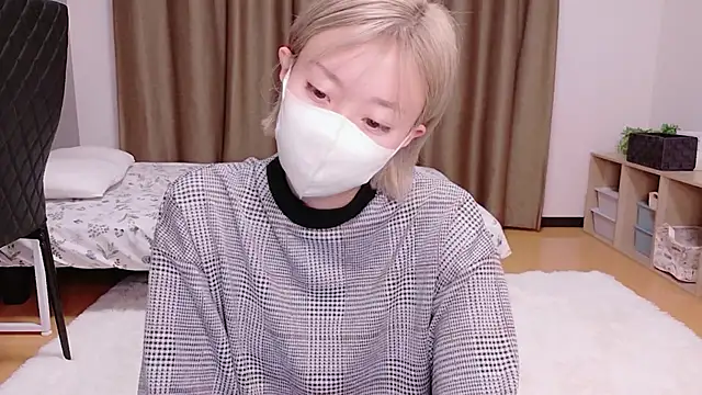 Nana  ch online show from May 7, 2026, 4:32 pm