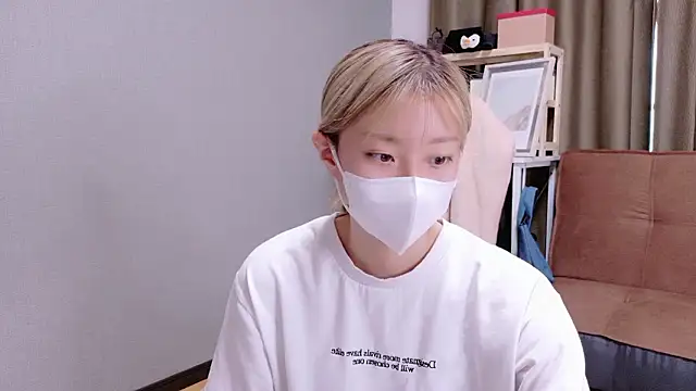 Nana  ch online show from September 25, 2025, 5:02 am