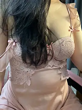 Snapshot of Orianna69 chatting on February 26, 2026, 2:44 am Orianna69 online show from February 26, 2026, 2:44 am