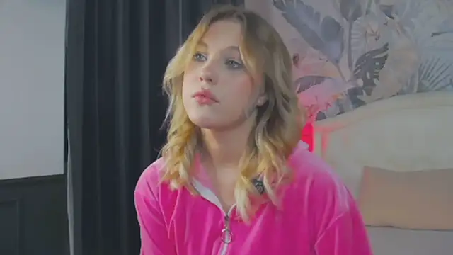 Snapshot of CaitlinSugar chatting on March 23, 2026, 5:29 am CaitlinSugar online show from March 23, 2026, 5:29 am