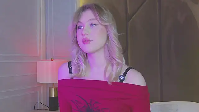 Snapshot of CaitlinSugar chatting on March 12, 2026, 5:02 am CaitlinSugar online show from March 12, 2026, 5:02 am