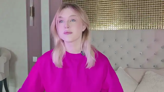 Snapshot of CaitlinSugar chatting on March 5, 2026, 4:53 am CaitlinSugar online show from March 5, 2026, 4:53 am