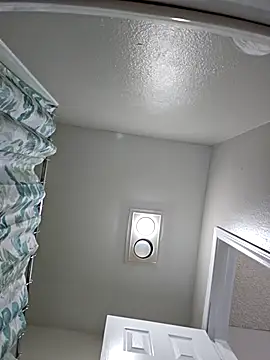 SHEILYN  online show from March 10, 2026, 3:32 am