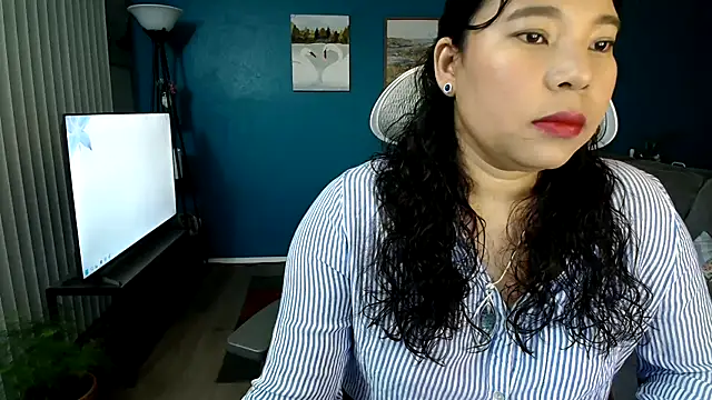 SHEILYN  online show from May 13, 2026, 5:36 am