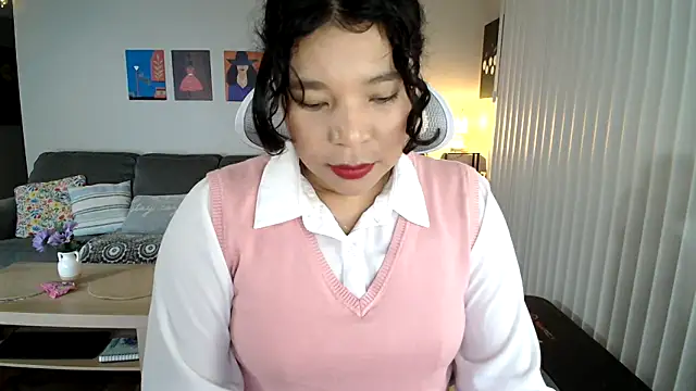 SHEILYN  online show from May 8, 2026, 6:17 am