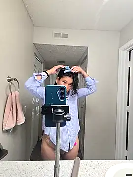 SHEILYN  online show from March 20, 2026, 11:06 pm