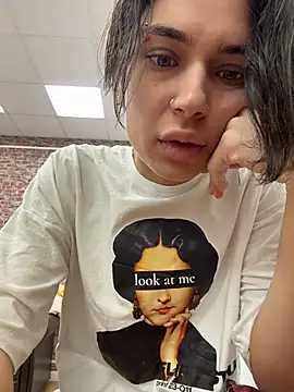 VioletAsh online show from November 12, 2025, 4:16 am