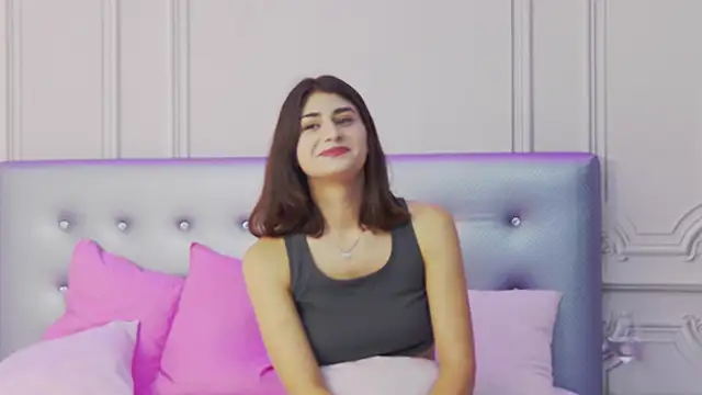 EllaGlow online show from September 22, 2025, 4:29 am