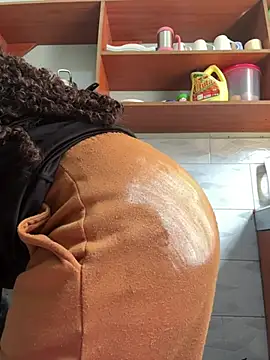 Snapshot of ewatyu chatting on March 4, 2026, 7:10 pm ewatyu online show from March 4, 2026, 7:10 pm