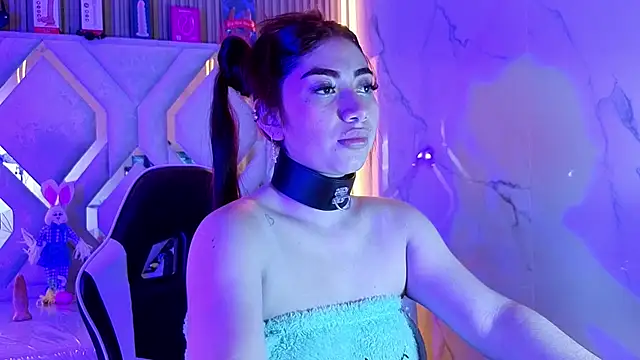 Snapshot of Sophia_tf chatting on March 28, 2026, 8:10 pm Sophia tf online show from March 28, 2026, 8:10 pm